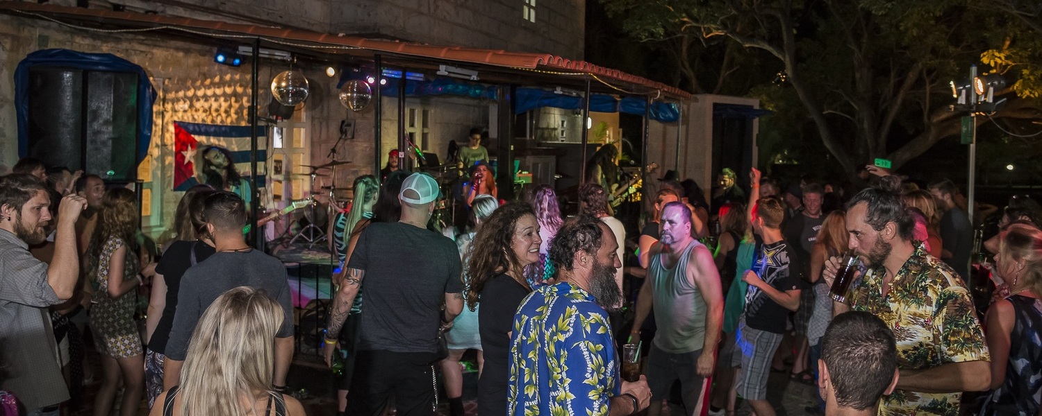 Patio del The Beatles Bar en Varadero